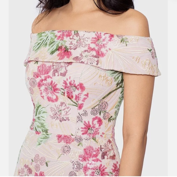 Xscape Gown - Picture 3 of 7